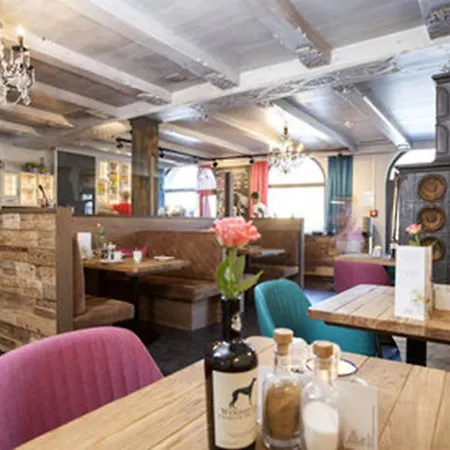 Отель Altstadt Genusshotel Auracher Loechl 3*