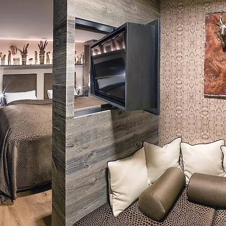 Altstadt Genusshotel Auracher Loechl ホテル 3*