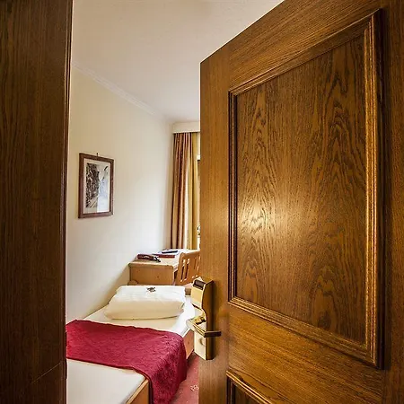 Altstadt Genusshotel Auracher Loechl Otel