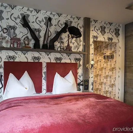 Altstadt Genusshotel Auracher Loechl Otel